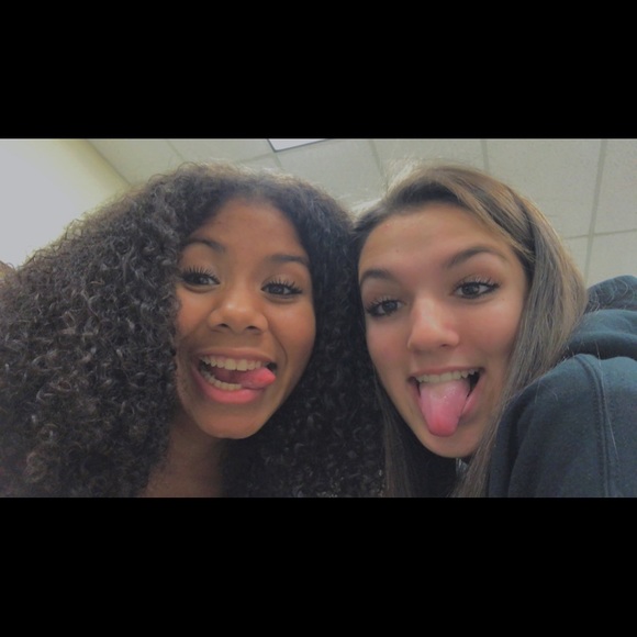 Meet your Posher, Rakelle - Picture 1 of 1